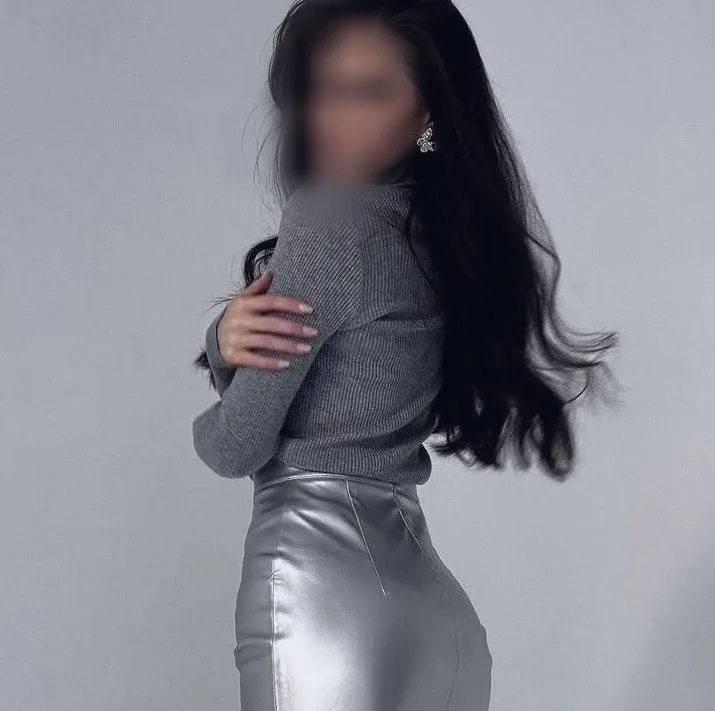 Alexandra, 20