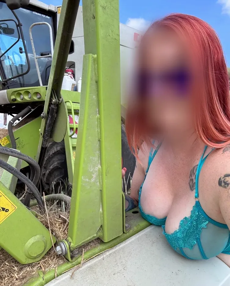 Hannah, 32