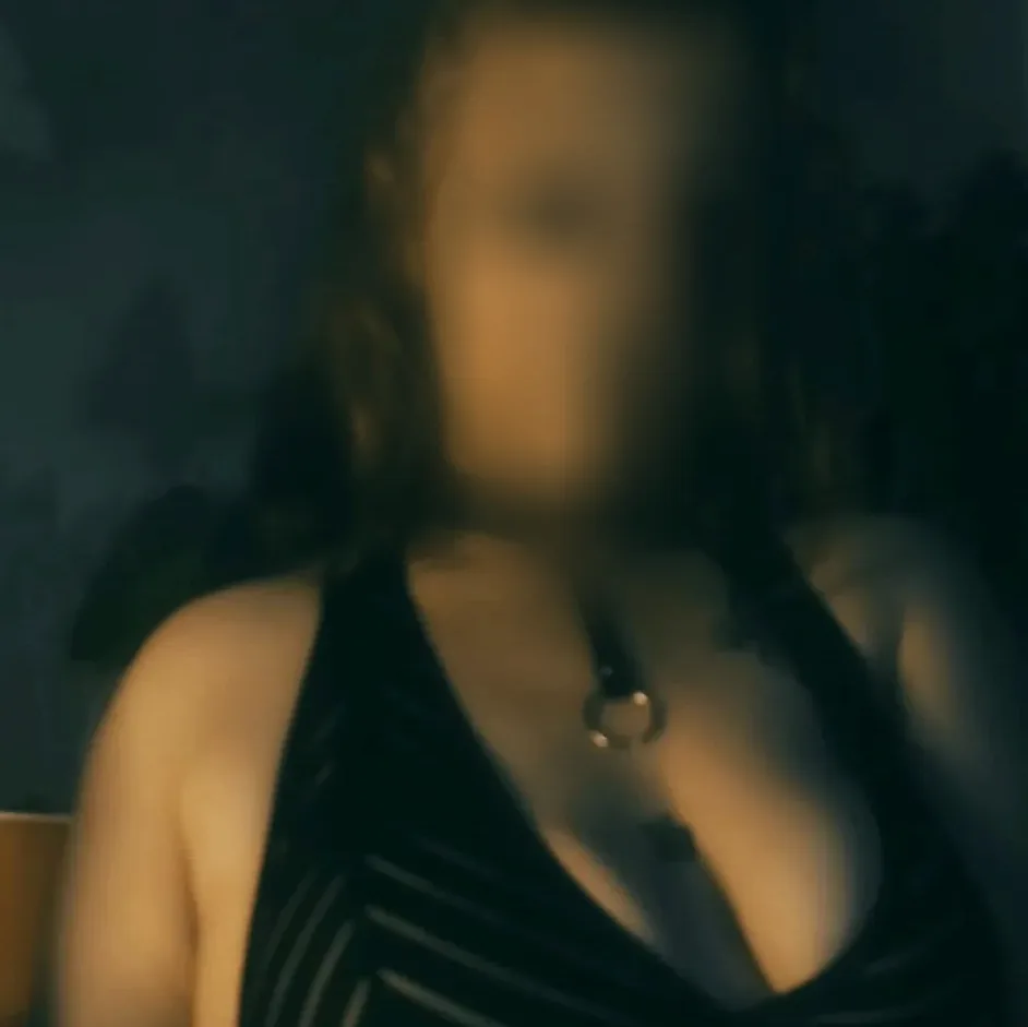 Karin, 29
