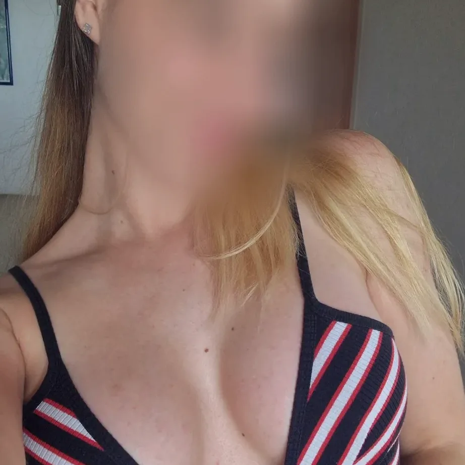 Katrin, 24