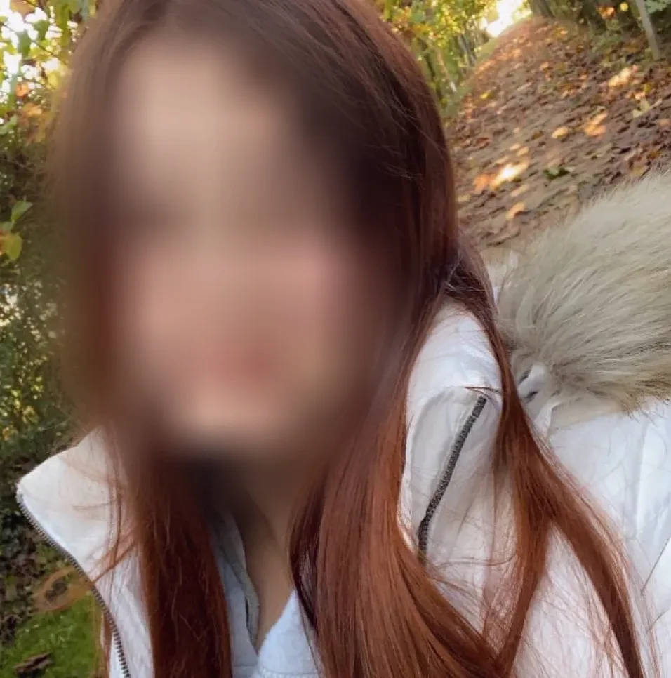 Lara, 21