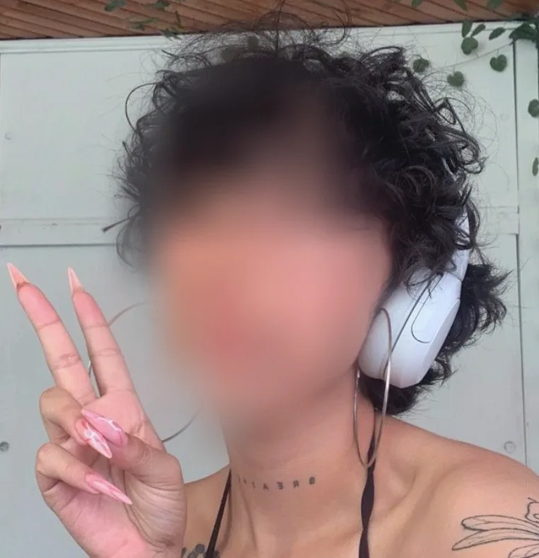 Maja, 26