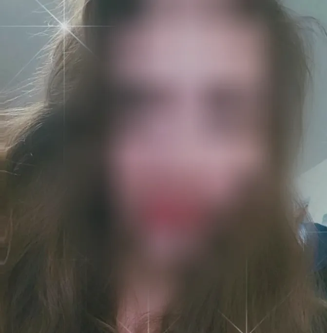 Mirela, 29
