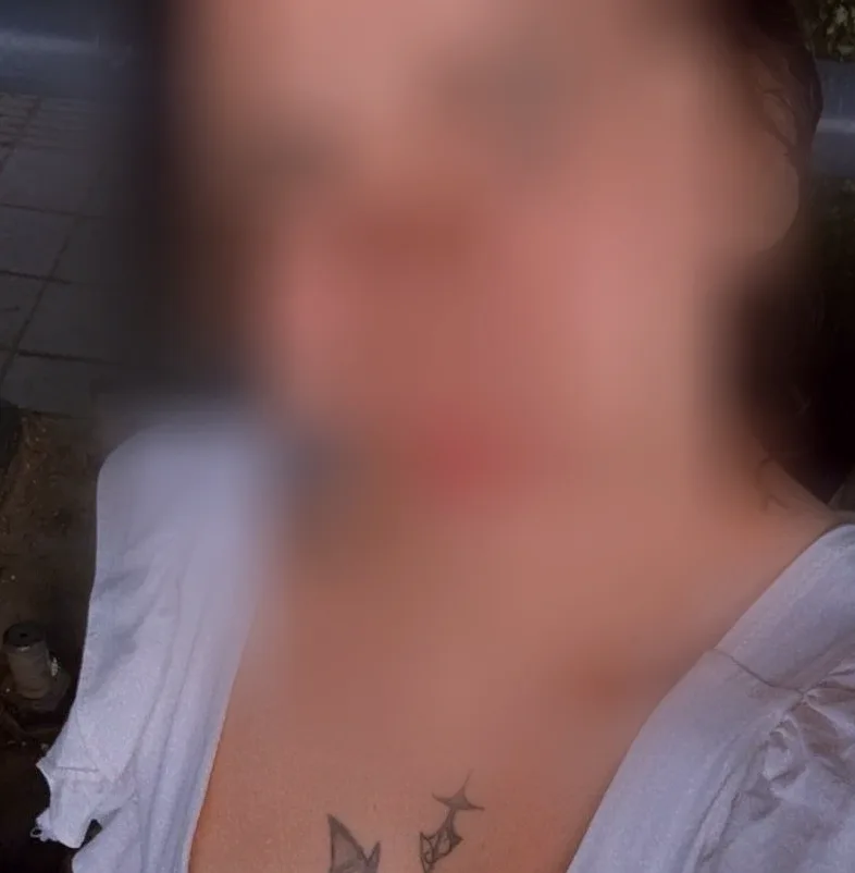 Sarah, 22