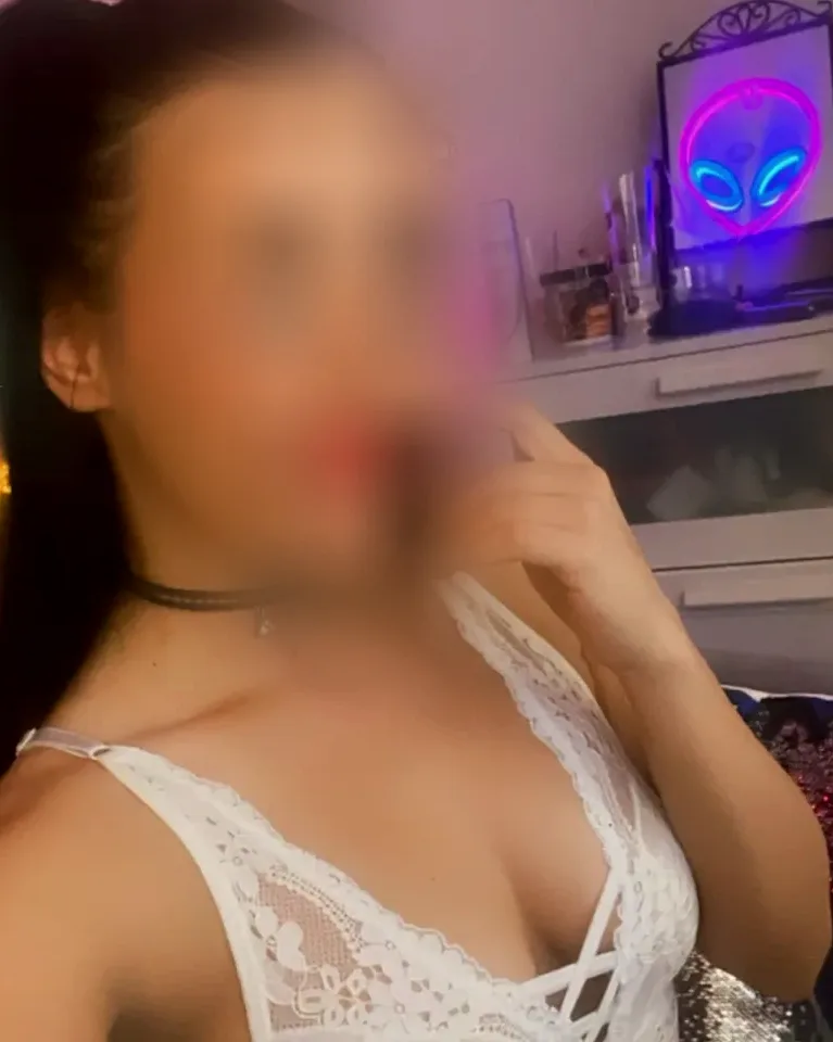 Sina, 21