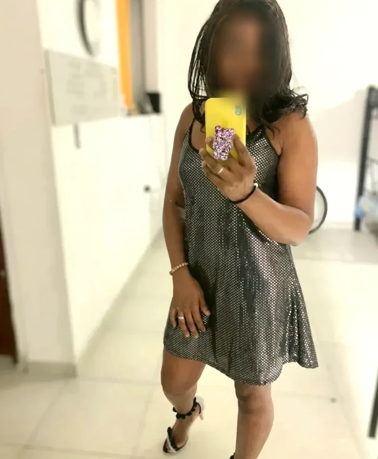 Vanessa, 38